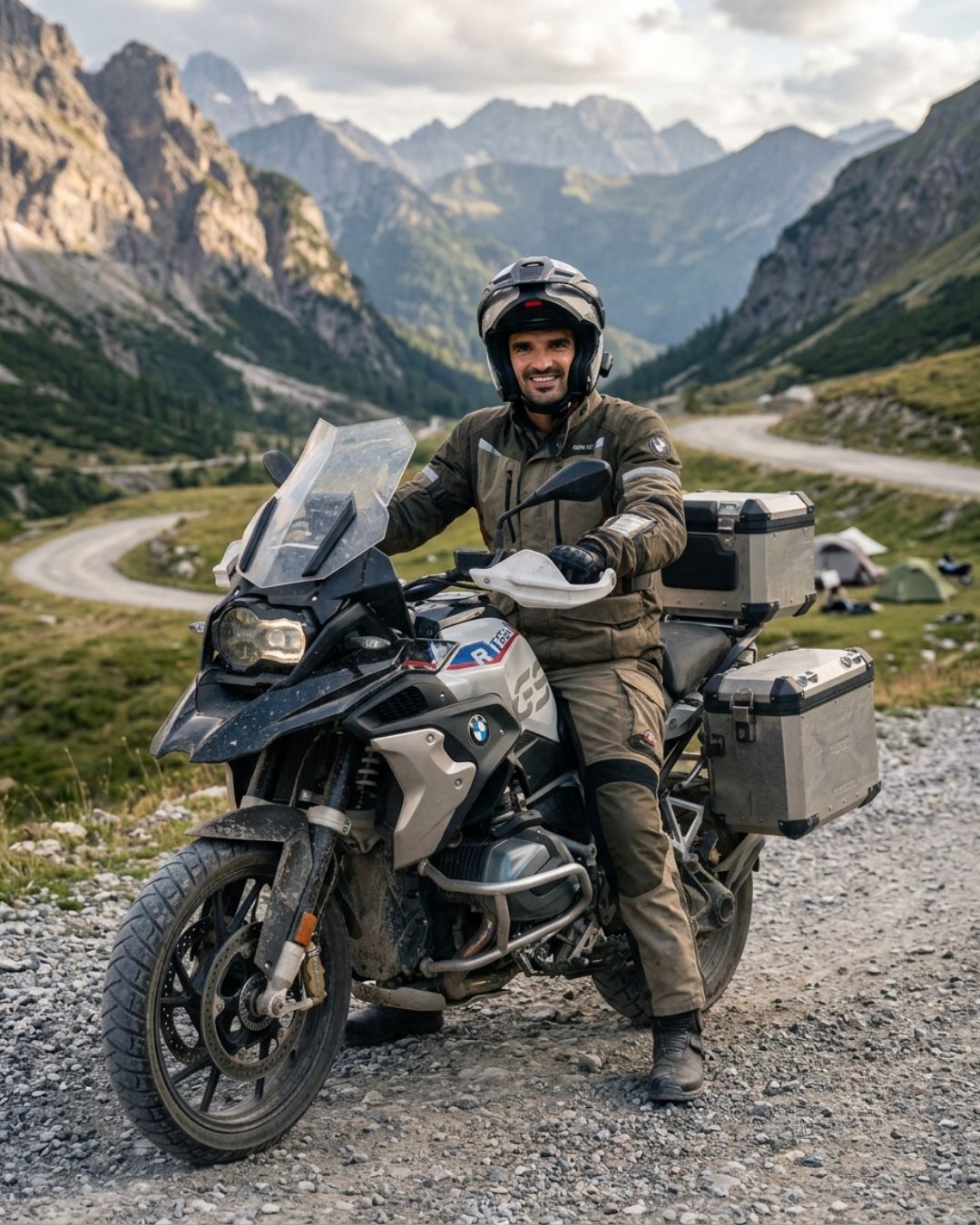 BMW GS em aventura na montanha